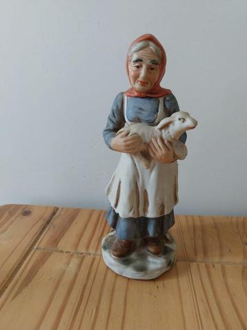 Te koop aangeboden: een bijzondere en nostalgische figurine beschikbaar voor biedingen