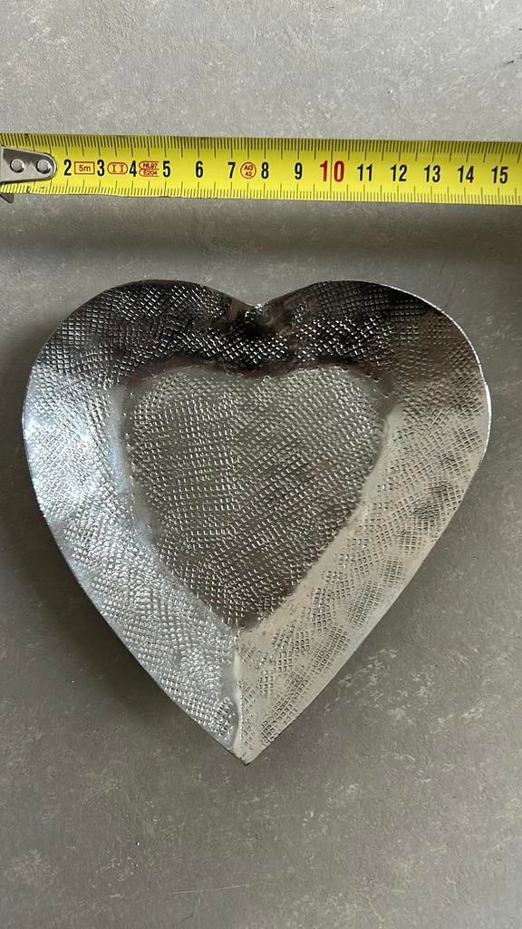 Zilverkleur metaal gehamerd schaaltje, Ophalen of Verzenden, Zo goed als nieuw