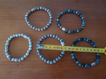 Armbanden van " Mad Monk" beschikbaar voor biedingen