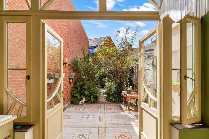 Unieke woning met grote stadstuin in hartje Turnhout, Huizen en Kamers, Huizen te koop, tot 200 m², Tussenwoning, Verkoop zonder makelaar