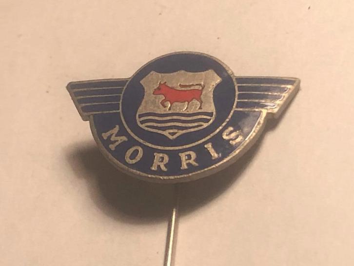 Emaille MORRIS AUTOMERK Speld (Rood/Blauw/Metaalkleur)., Verzamelen, Speldjes, Pins en Buttons, Zo goed als nieuw, Speldje of Pin