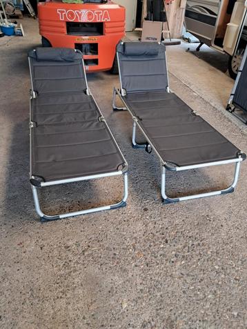 2x Verstelbare Camping Ligstoelen beschikbaar voor biedingen