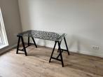 Ikea bureau met glasplaat, Huis en Inrichting, Bureaus, Ophalen, Zo goed als nieuw, Bureau