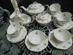 Theeservies Walbrzych met bloemboeketjes roosjes en gouddeco, Antiek en Kunst, Ophalen of Verzenden