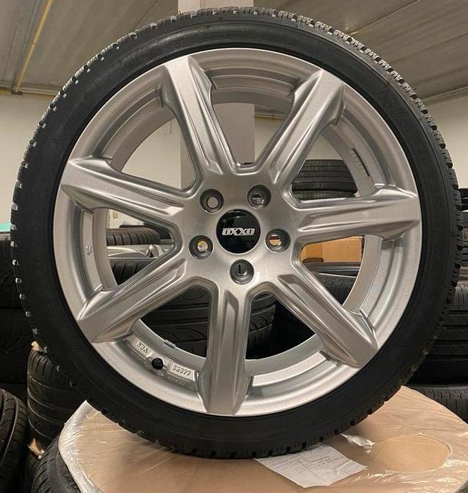 NIEUW 18” Golf 5 6 7 8 Leon Octavia A3 S3 Velgen Winterset, Auto-onderdelen, Banden en Velgen, Banden en Velgen, Winterbanden