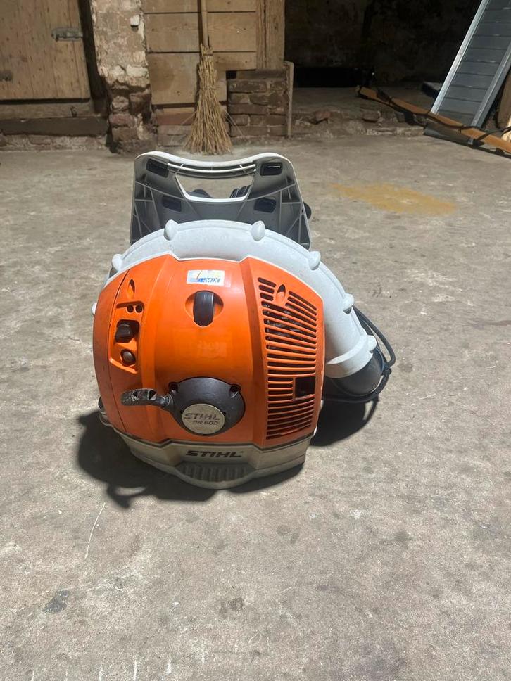 Stihl BR 600 Ruggedragen Bladblazer - Gebruikt, Tuin en Terras, Bladblazers, Gebruikt, Ruggedragen, Benzine, Ophalen of Verzenden