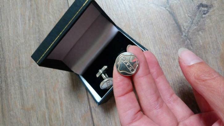 Hele mooie set NAC manchetknopen met logo, Verzamelen, Sportartikelen en Voetbal, Nieuw, Overige typen, NAC Breda, Ophalen of Verzenden