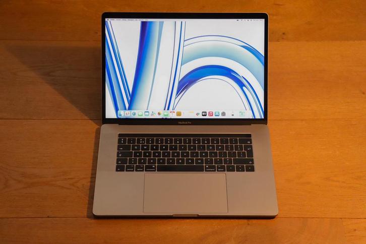 Macbook Pro 2017 15 Inch, Computers en Software, Apple Macbooks, Gebruikt, MacBook Pro, 15 inch, 2 tot 3 Ghz, 512 GB, 16 GB, Qwerty