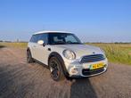 Mini Clubman 1.6 Cooper 2010 Wit special edition club soho, Auto's, Voorwielaandrijving, 4 cilinders, 4 stoelen, Stationwagon