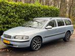 Volvo V70 2.4 140PK AUTOMAAT 2002, Auto's, Volvo, Automaat, Achterwielaandrijving, 1800 kg, Zwart