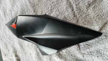 Kawasaki Z800 special kuipdeel rechts boven matzwart beschikbaar voor biedingen