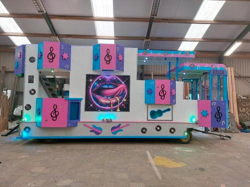 Carnavalswagen thema Disco Fever, Hobby en Vrije tijd, Feestartikelen | Verhuur, Ophalen