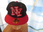 Zwart rode snapback cap / pet nog met sticker NY sports, Pet, Gedragen, NY sports, Ophalen of Verzenden