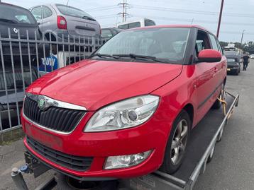 Skoda Fabia Combi 1.2 TDI 2010 veel onderdelen voorradig  beschikbaar voor biedingen