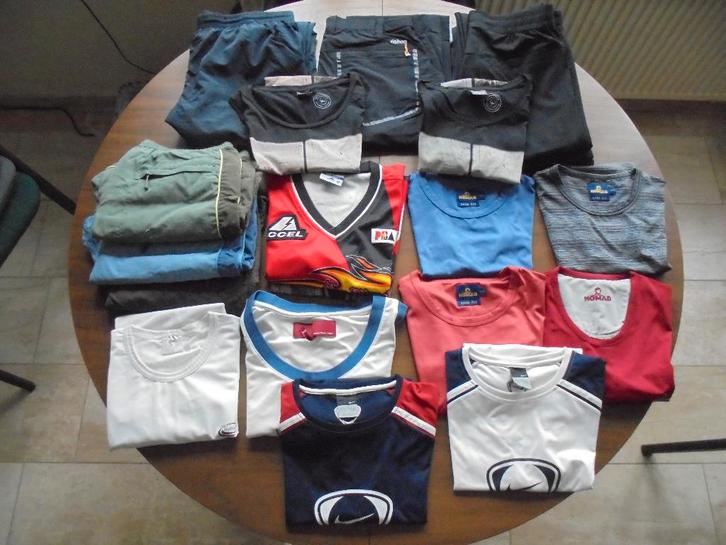 grote doos sport kleren div, Kleding | Heren, Heren-kledingpakketten, Zo goed als nieuw, Overige maten, Ophalen of Verzenden