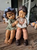 Goebel beeld Nina en Marco kinderen op bankje, Verzamelen, Beelden en Beeldjes, Ophalen of Verzenden, Zo goed als nieuw, Hummel