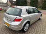 Opel Astra 1.6 5-DRS Cosmo ECC CRUISE LEDER LMV NAP, Voorwielaandrijving, Parkeersensor, 15 km/l, Gebruikt