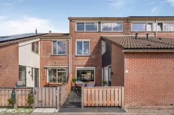 Instapklare Gerenoveerd Ruime Tussenwoning in Heerhugowaard  beschikbaar voor biedingen