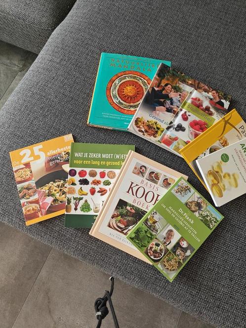 Basis kookboek en diverse andere boeken, Boeken, Kookboeken, Zo goed als nieuw, Ophalen