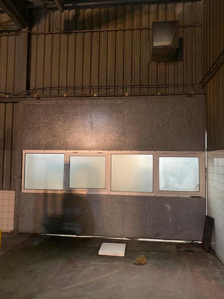 2 grote geïsoleerde schuifdeuren gegalvaniseerd + rail, Doe-het-zelf en Verbouw, Deuren en Horren, Gebruikt, Garagedeur, 215 cm of meer