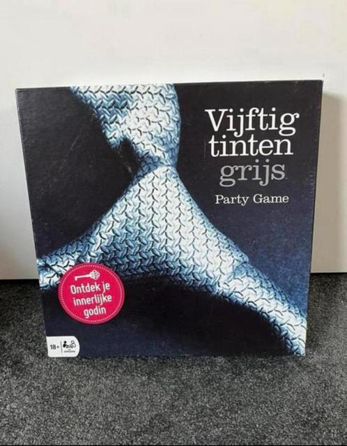 Vijftig tinten grijs party game (18+), Hobby en Vrije tijd, Gezelschapsspellen | Kaartspellen, Gebruikt, Vijf spelers of meer