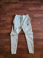 Nike Tech camo broek wit, Ophalen of Verzenden, Zo goed als nieuw, Maat 46 (S) of kleiner, Wit