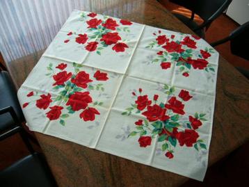 Topkleed 88 x 81 cm uit de jaren 60 - 70 nooit gebruikt beschikbaar voor biedingen