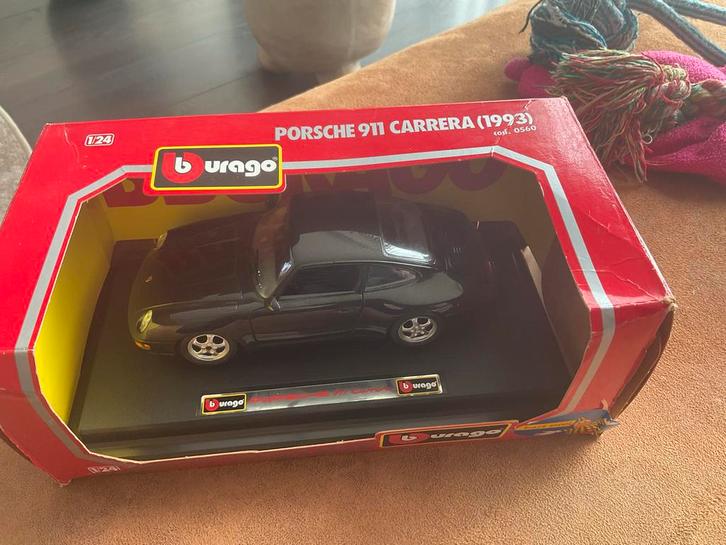Porsche 911 Carrera (1993) 1/24 - Burago, Hobby en Vrije tijd, Modelauto's | 1:24, Zo goed als nieuw, Auto, Bburago, Ophalen