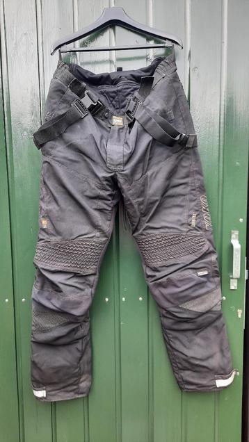Uitstekende Yoko Gore-tex motorbroek, maat 60. beschikbaar voor biedingen
