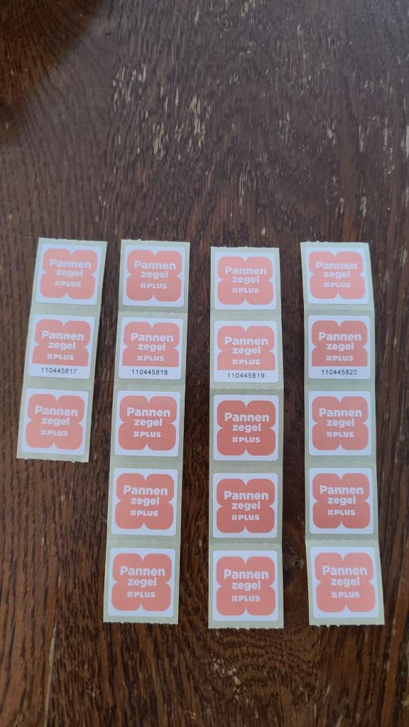 28 pannenzegels Plus zegels niet opgeplakt, Verzamelen, Supermarktacties, Plus, Ophalen of Verzenden