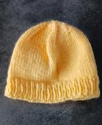 Lief geel gebreid babymutsje, Ophalen of Verzenden, Nieuw, Jongetje of Meisje, Muts