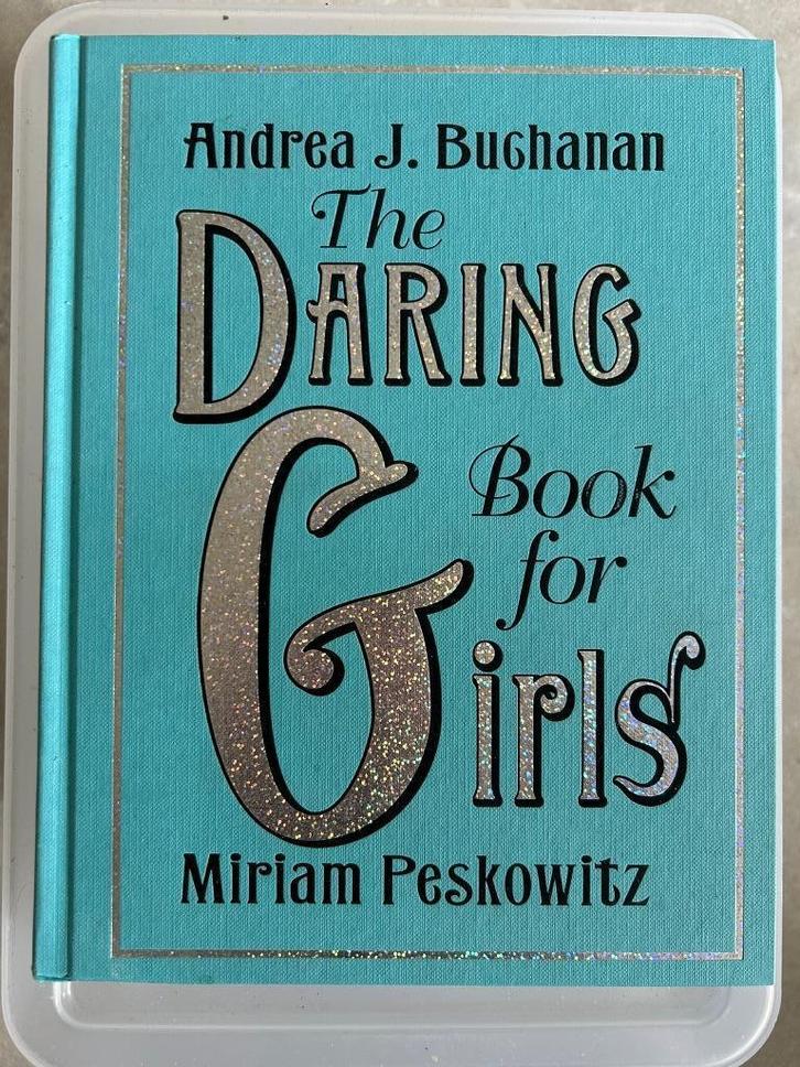 The daring book for girls (English book), Boeken, Taal | Engels, Nieuw, Non-fictie, Ophalen of Verzenden