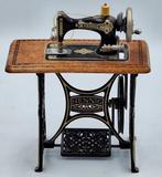 Naaimachine van Bodo Hennig poppenhuis, Ophalen of Verzenden, Gebruikt, Apparaten