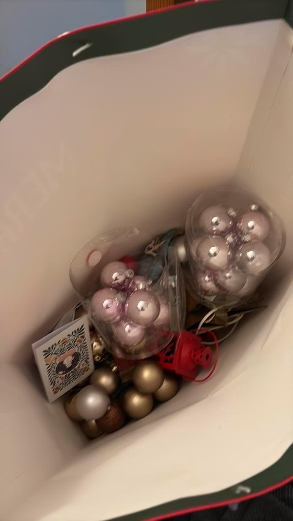 GRATIS kerstspullen (zsm ophalen aub), Diversen, Kerst, Gebruikt, Ophalen