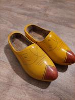 Gele houten klompen voor sint en piet, Ophalen of Verzenden, Gedragen, Overige maten, Accessoires