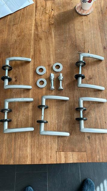 5 sets deurklinken met 2x slot & 3 plaatjes. beschikbaar voor biedingen