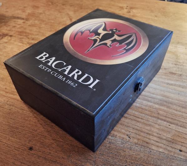 Bacardi (perskit), Verzamelen, Merken en Reclamevoorwerpen, Zo goed als nieuw, Overige typen, Ophalen of Verzenden