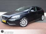 Volvo V40 1.6 T4 Momentum | Clima | Cruise | Multimedia/Navi, Auto's, Gebruikt, 179 pk, Leder en Stof, Zwart