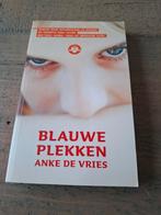 Boek - blauwe plekken - Anke de Vries, Ophalen of Verzenden, Zo goed als nieuw