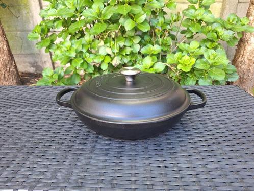 Le Creuset braadpan laag 30cm, Huis en Inrichting, Keuken | Potten en Pannen, Zo goed als nieuw, Koekenpan of Braadpan, Gietijzer