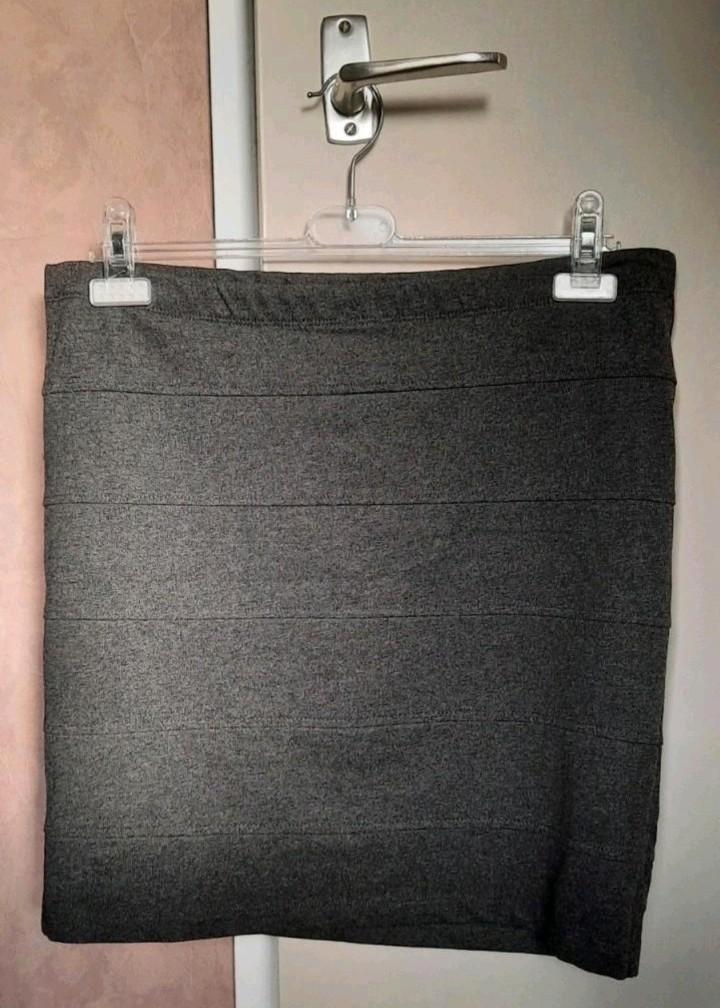 Nette rok maat L, Kleding | Dames, Rokken, Grijs, Boven de knie, Ophalen of Verzenden