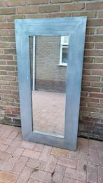 Rechthoekige spiegel met zilverkleurig frame, Gebruikt, 100 tot 150 cm, Ophalen of Verzenden, Rechthoekig