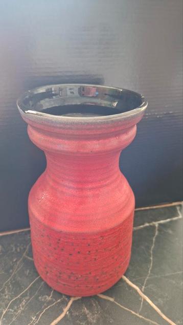 Vintage Rode Vaas - Aardewerk beschikbaar voor biedingen