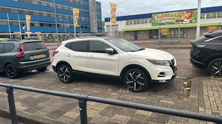Nissan Qashqai 1.5 diesel adblue Navi bj 2019 taxi klaar, Auto-onderdelen, Carrosserie en Plaatwerk, Bumper, Nissan, Nieuw, Ophalen of Verzenden