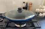 Gietijzeren blauwe wok met bijpassende deksel van glas., Huis en Inrichting, Ophalen, Gebruikt, Gietijzer, Wok