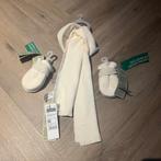 Nieuw: set wit fleece Benetton sjaal 2x handschoenen touwtje, Setje, Nieuw, United Colors of Benetton, Maat 68