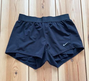 Nike Sport Short / Korte broek - Zwart Dri-Fit - Small beschikbaar voor biedingen