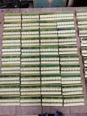 40 Groen/lichtgeel antieke bewerkte randtegels 15x7,5cm beschikbaar voor biedingen