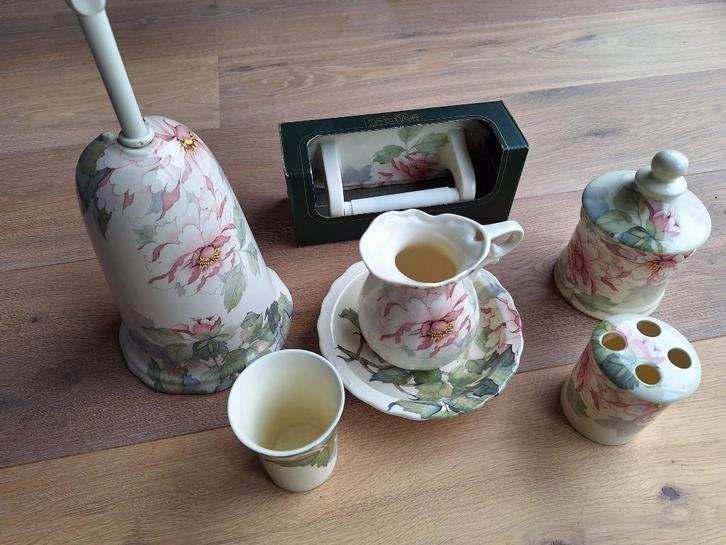 Hadida accessoires, Huis en Inrichting, Badkamer | Badtextiel en Accessoires, Zo goed als nieuw, Overige typen, Beige, Ophalen