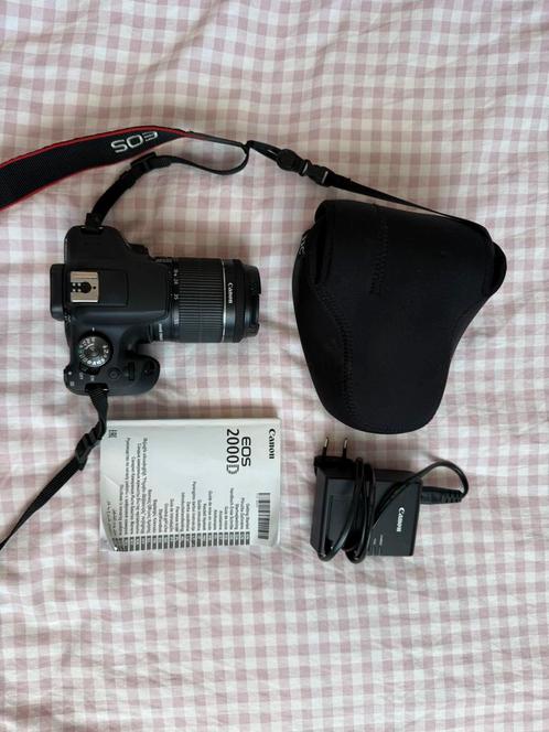 Canon EOS 2000D + 18-55mm canon zoomlens + accessoires, Audio, Tv en Foto, Fotocamera's Digitaal, Zo goed als nieuw, Spiegelreflex